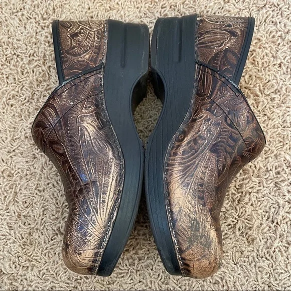 Dansko 41 professional clogs slip on shoes weathered tooled brown shoe - Picture 3 of 11